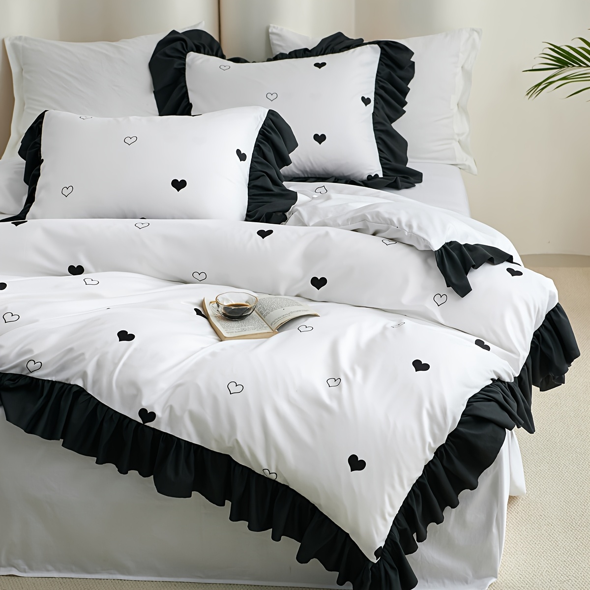 Image of 2/3pcs Valentine's Day Black And Ruffle Lace Duvet Cover Set (1/2pcs Pillowcases, 1pc Duvet Cover, No Core) Soft, Comfortable, Breathable Bedding For Perfect For A Cozy And Inviting Bedroom