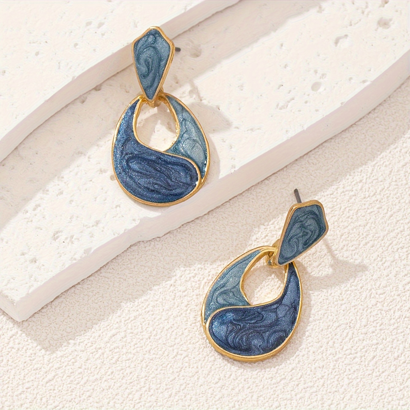 Boho-chic Geometric Drop Earrings - Lightweight, Resin & Alloy, Perfect For Casual Attire In Blue Or Green
