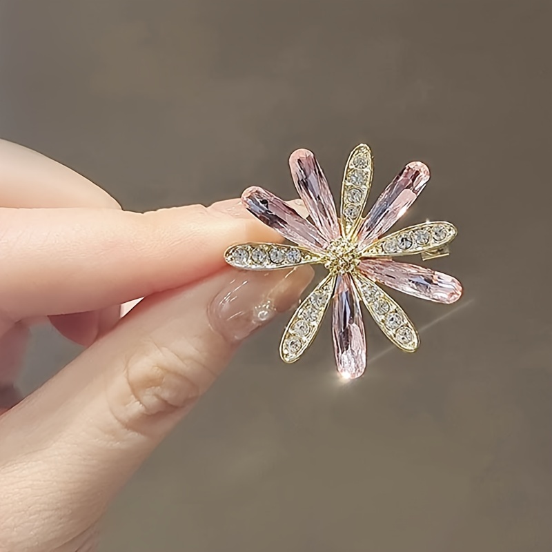 Broche Fantaisie Marguerite Avec Strass Rouge Et Brillants - Occasion En Bon état