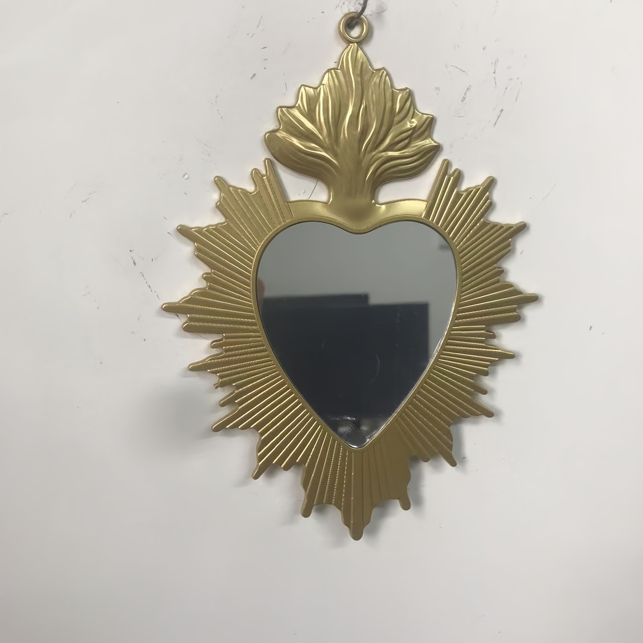 TEMU Specchio Sacro di Regina in Ferro | Decorazione da Appendere a Forma di Cuore Sacro, Religiosa Ex Voto per la Casa e la Decorazione Murale, come
