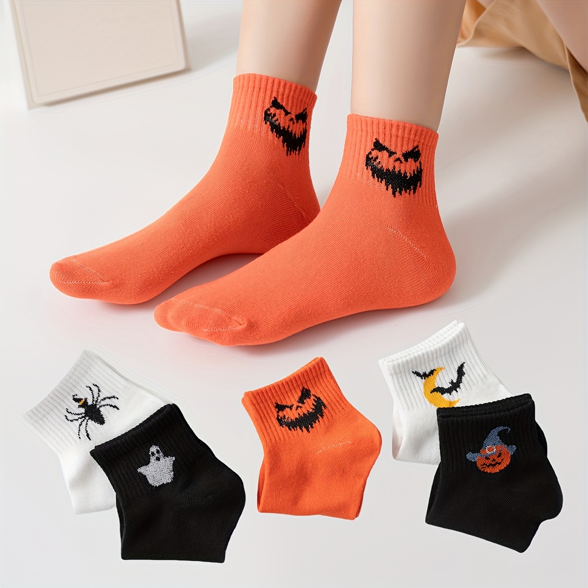 

5pcs Women's Halloween-themed Ankle Socks - Spooky Spider, Bat,, Pumpkin & Patterns In Orange, White, Black - Soft Polyester With , Machine Washable