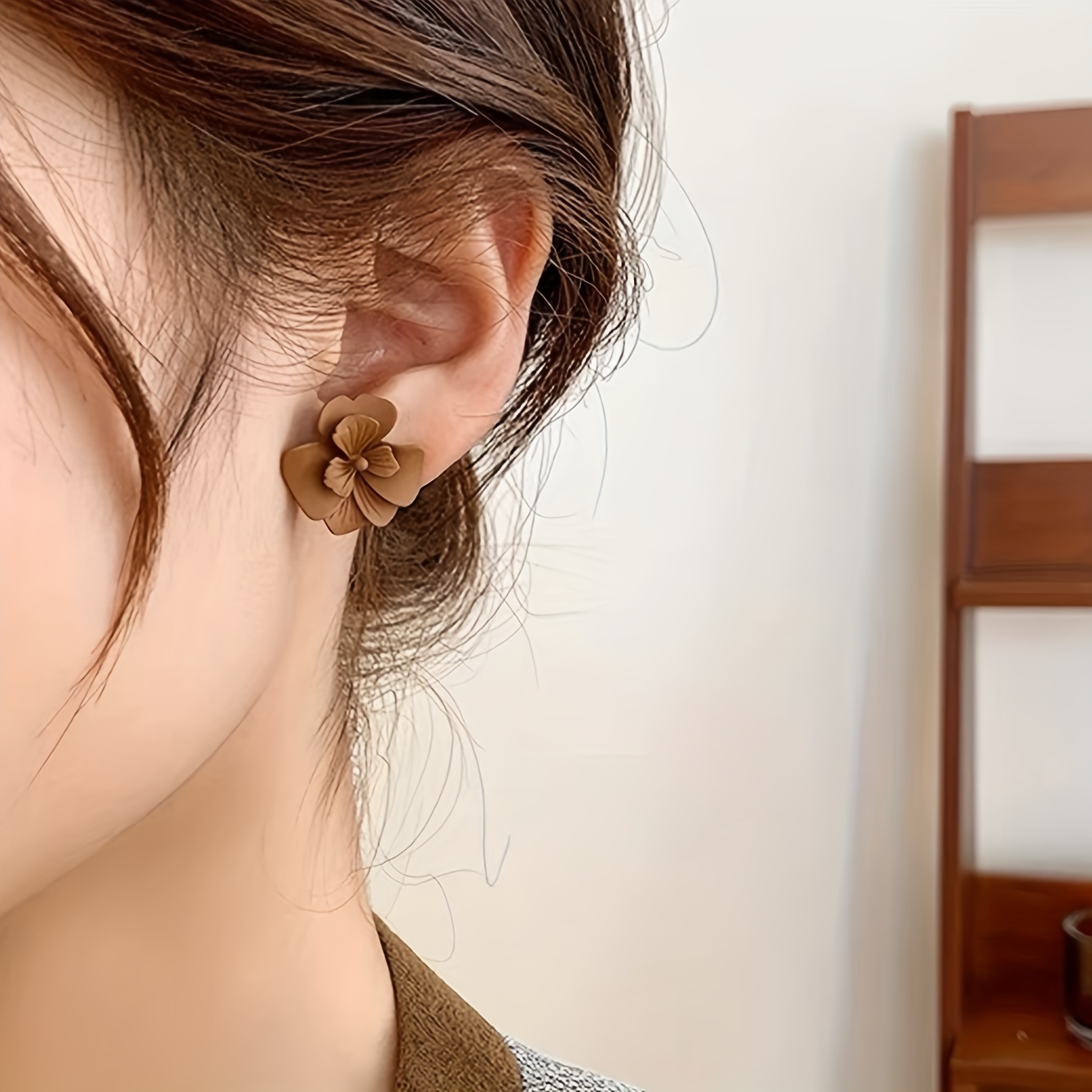 Image of 1 Pair Of Autumn/winter Vintage Minimalist High-end Fashion Women' Stud Earrings