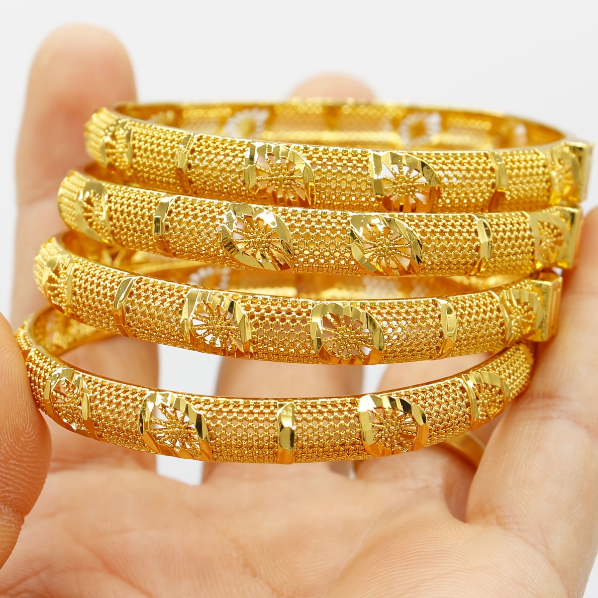 4pcs Copper Dubai Women's Bracelet Hollow Design Openable Classic Style