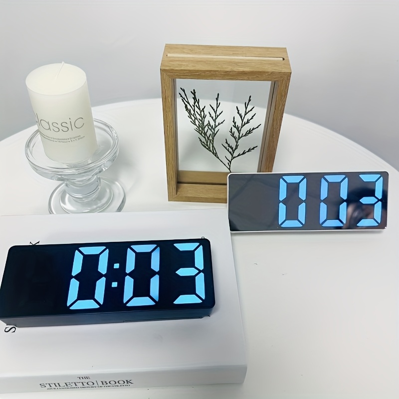 1pc LED mirror bedside alarm clock 12/24 hours battery plug-in/two power supply methodsHome decoration artwork can be put in the bedroom study can be used as Christmas Thanksgiving Mother's Day gift.
