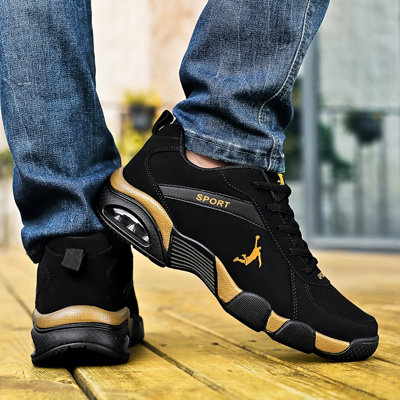 Image of Men's Outdoor Casual Sneakers That Are Comfortable, Versatile, Breathable, Have Thick Soles, And Are Slip-resistant