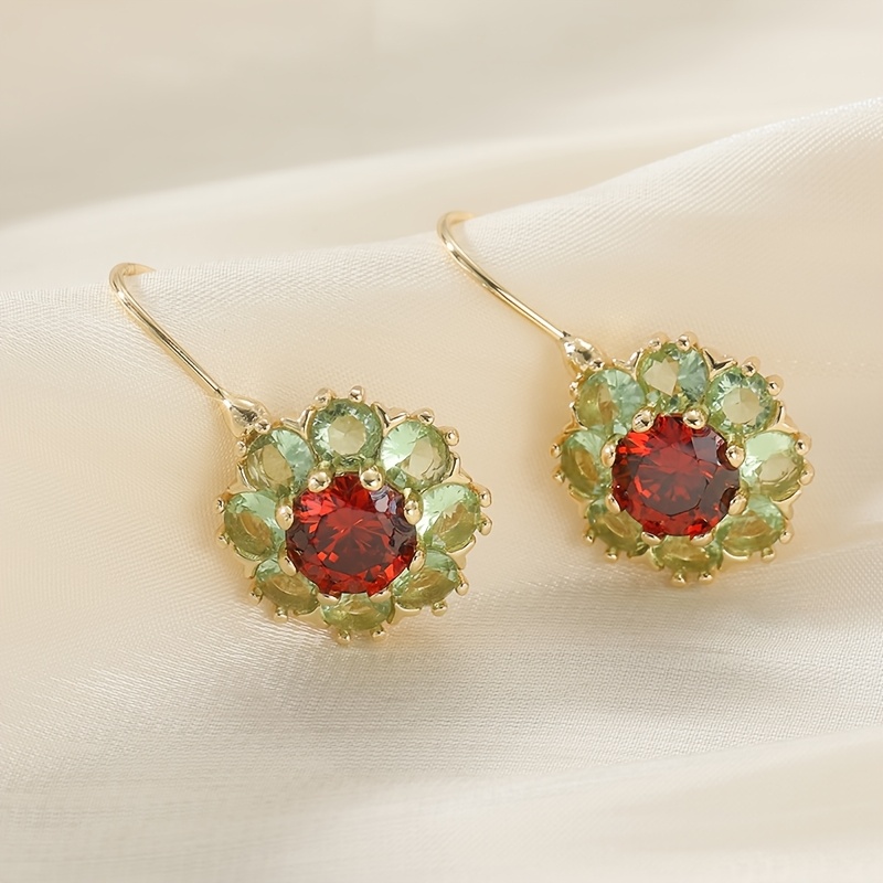 E-shop Vintage Bohemian Blumen Hängeohrringe für Frauen - Grüne & Rote Synthetische Zirkonia mit Goldfarbenen Fassungen, Leichter Alltagsschmuck