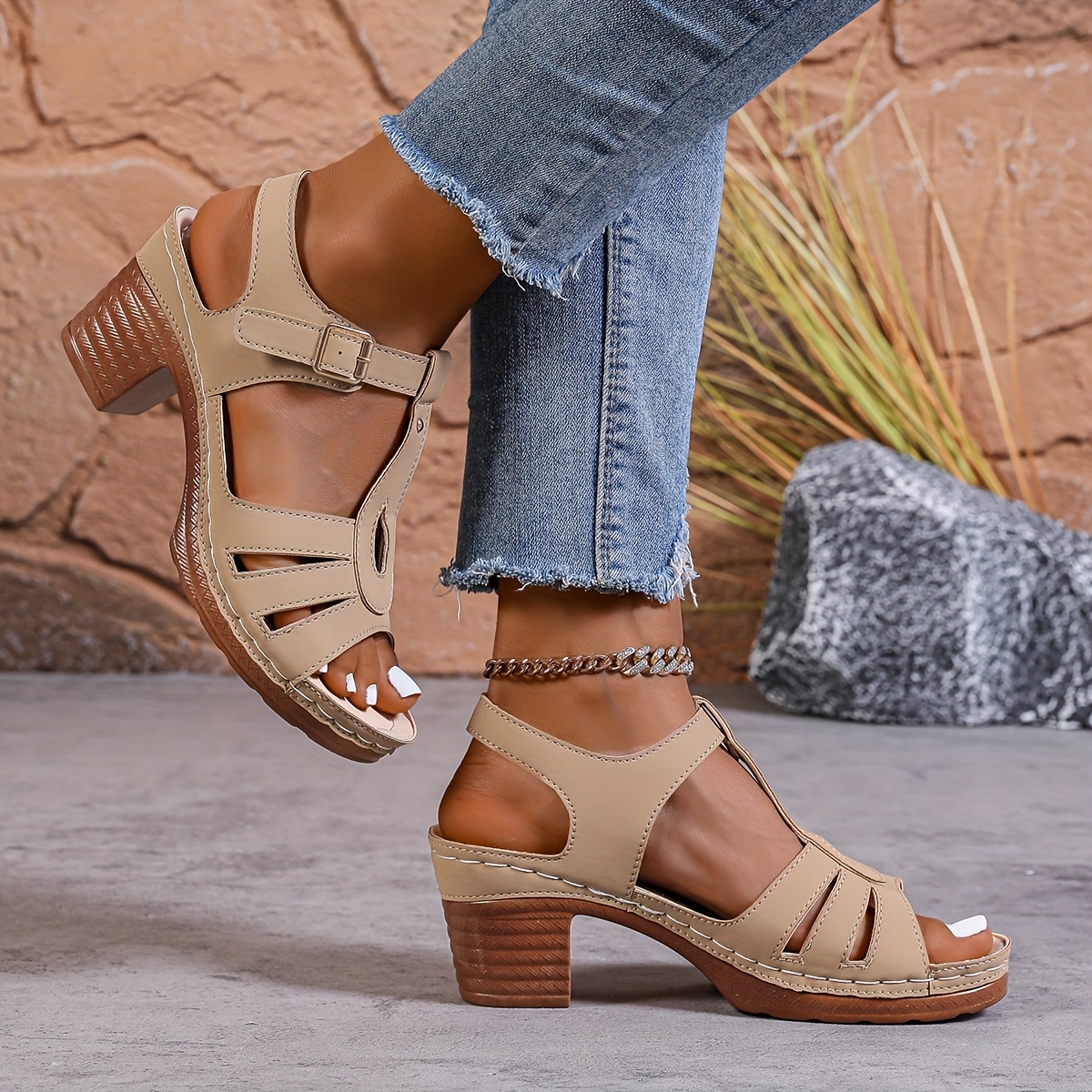 Women's Chunky Heel Platform Roman Sandals - Adjustable Buckle Straps, Open-Toe Summer Shoes with PU Synthetic Cover Upper & Insole, White Casual Dressy Footwear, Summer Footwear | Stylish Roman Sandals | Elegant Design, Dressy Shoes