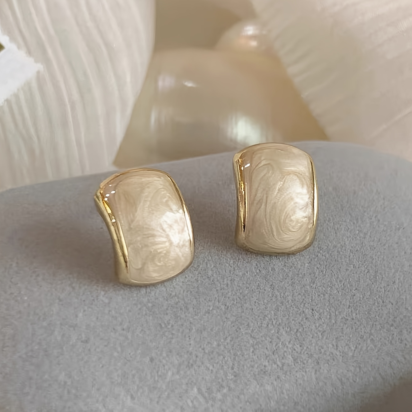 1 Pair Of Minimalist Geometric White Square Elegant Vintage Light Luxury Versatile Women's Fashion Stud Earrings