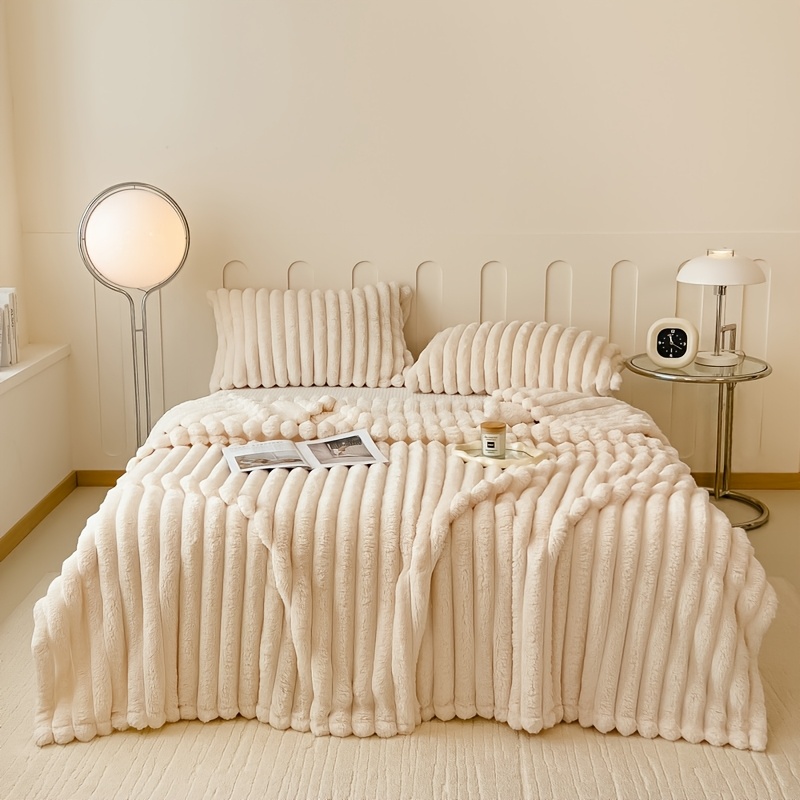 1 pc peluche fleece couverture - coussin beige flanelle avec texture côtelée, laver en machine, confort toute pour lit et décoration de maison, accessoire de confort de lit | texture peluche couverture | fibre de polyester, couverture pour Détails du produit 3