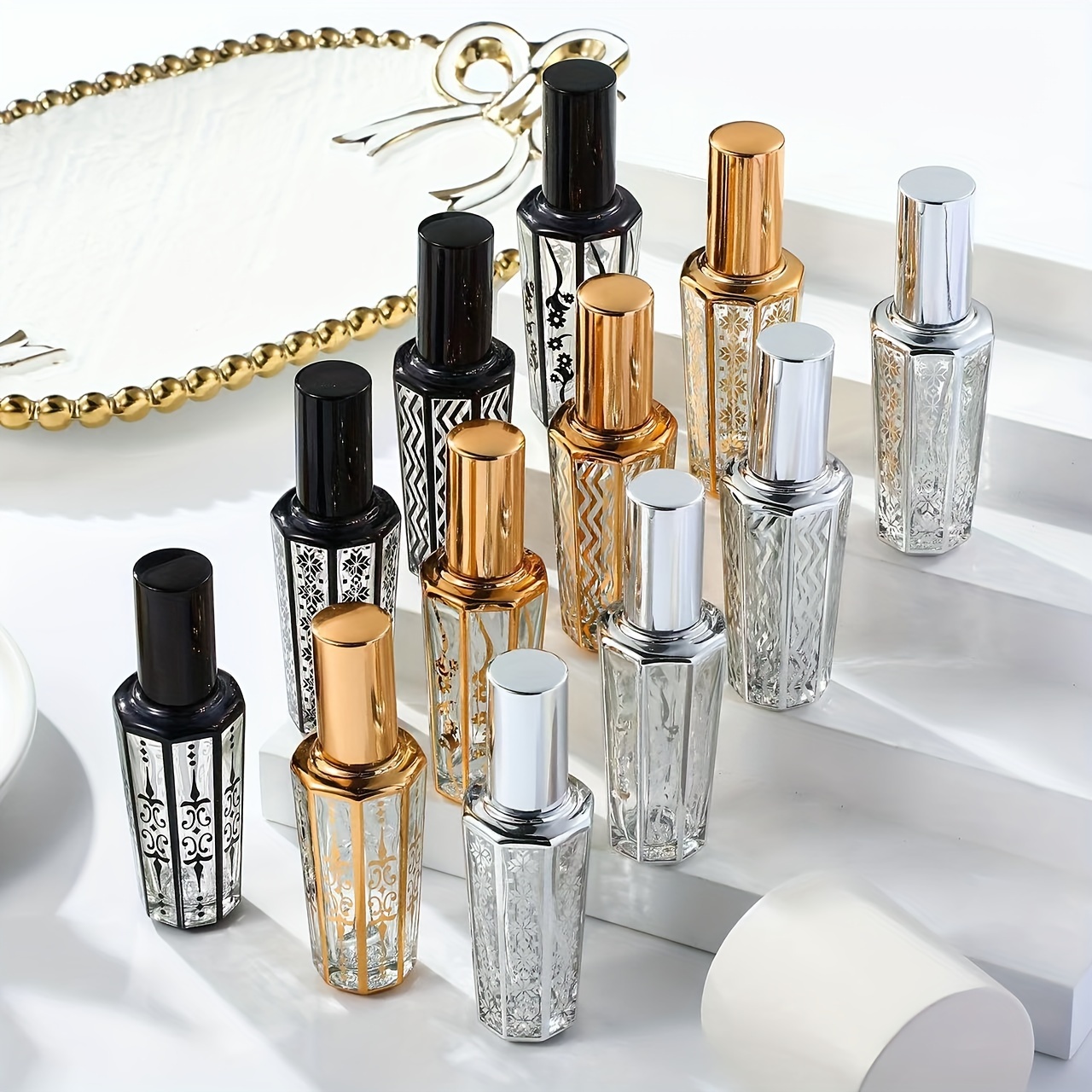 

A 15ml Golden Silvery And Black Bottle With Pattern Spray Refill Bottle Makeup Water Moisturizing Spray Bottle Portable Replacement Empty Bottle Bottle