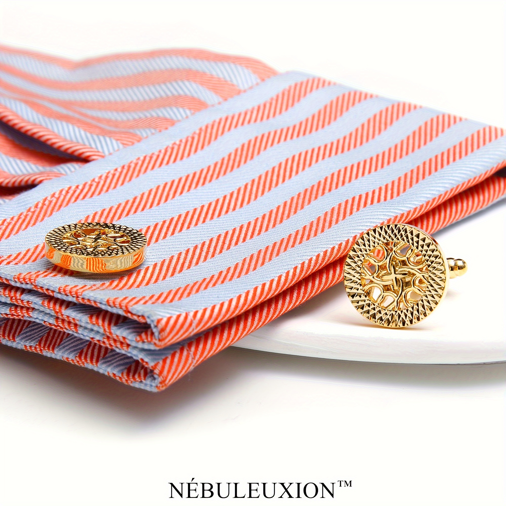 2pcs Creative Hollowed Out Art Carved Design Cufflinks