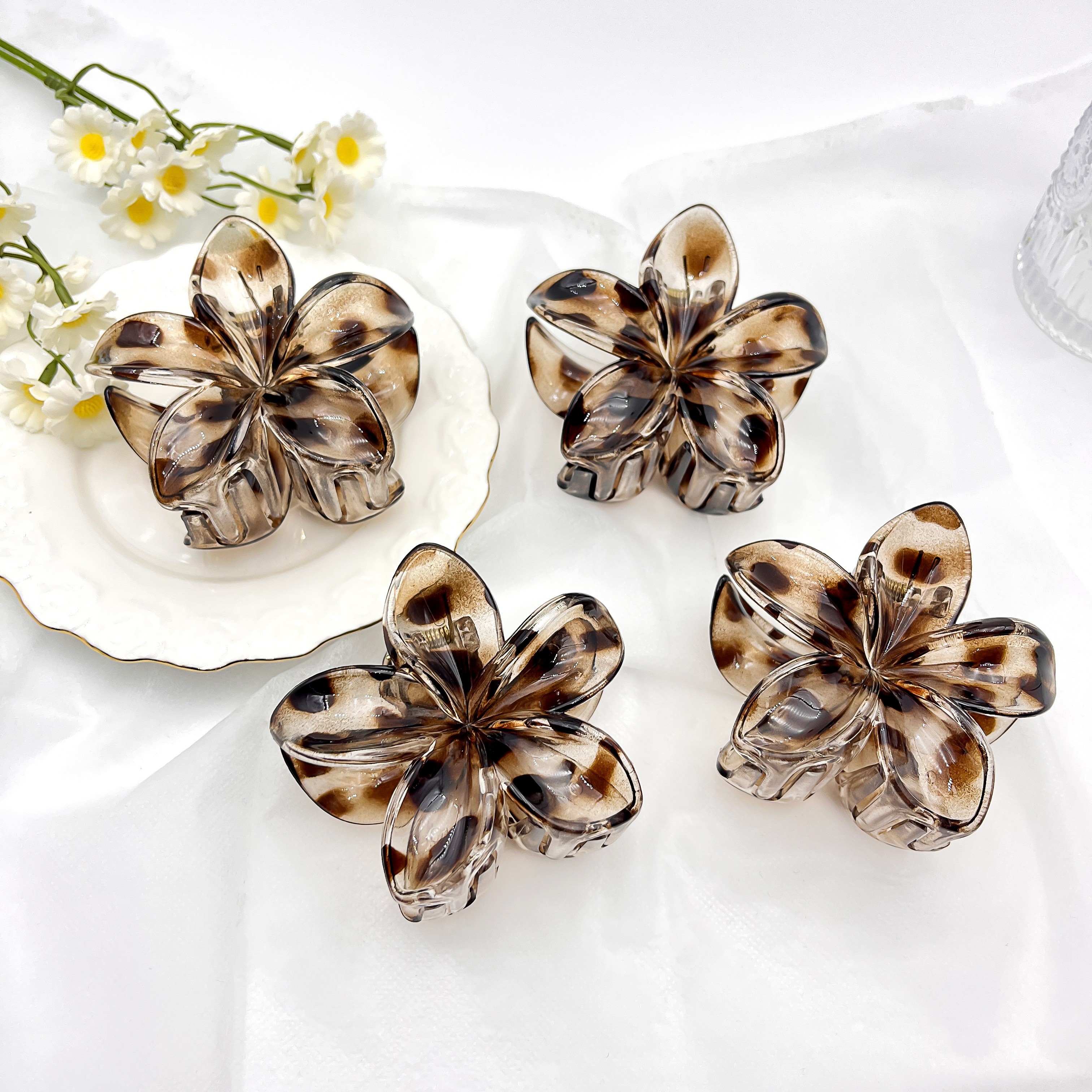 

4pcs Bohemian Elegant Leopard Print Flower Hair Clips Set, Large Plastic Shark Clips For Women, Color Matching Floral Hair Accessories For Halloween, Wig Grips, Shower Back Spoon Hair Clamps