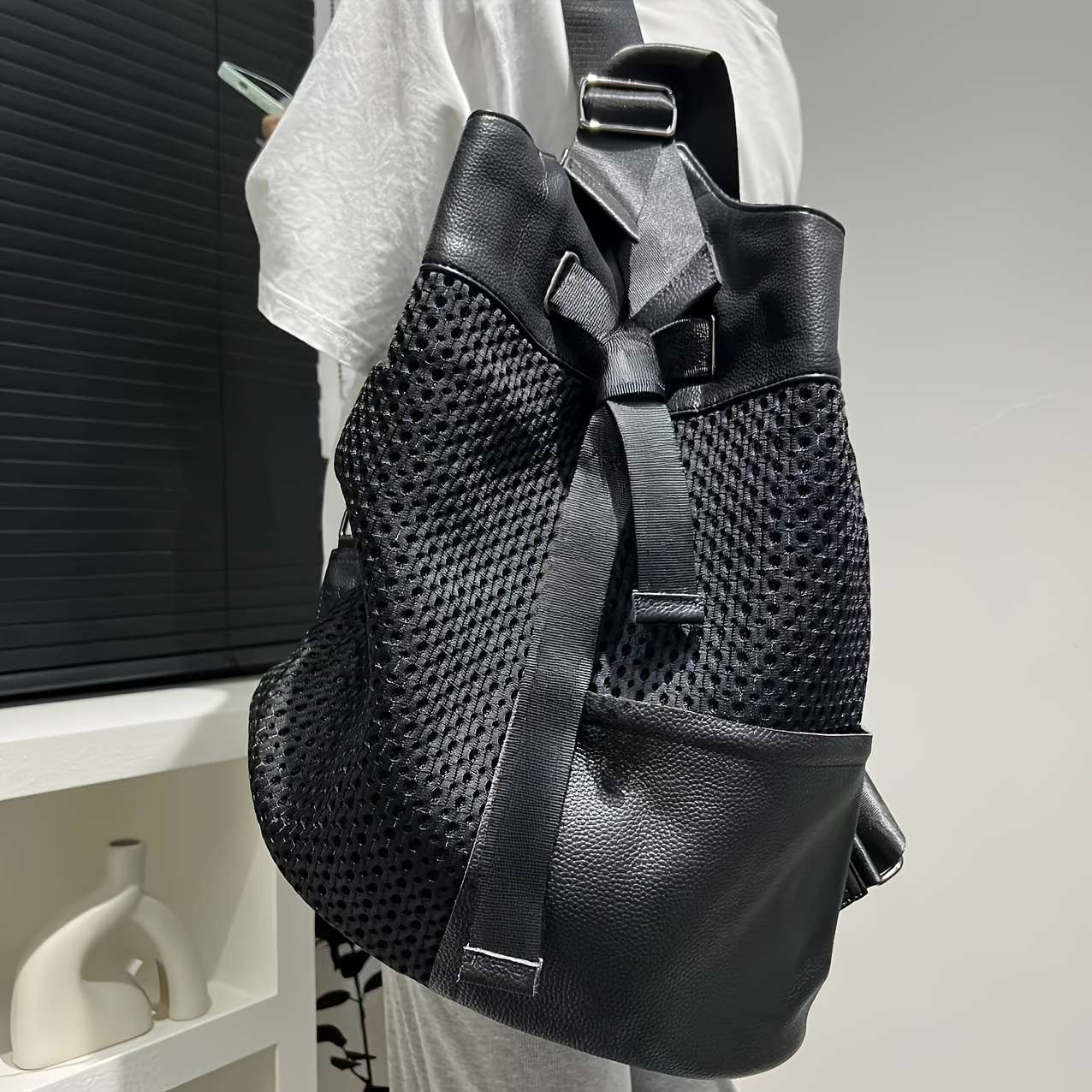 

Sac à Dos Chic en de Nylon Noir pour Femmes - Léger, Grande avec Bretelles Ajustables, Style Décontracté, Fermeture Éclair, Couleur Unie, pour les & l'