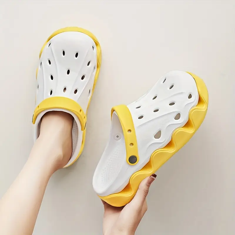2025 summer new thick soled breathable non slip beach sandals stylish and water draining casual flip flops Product details 9