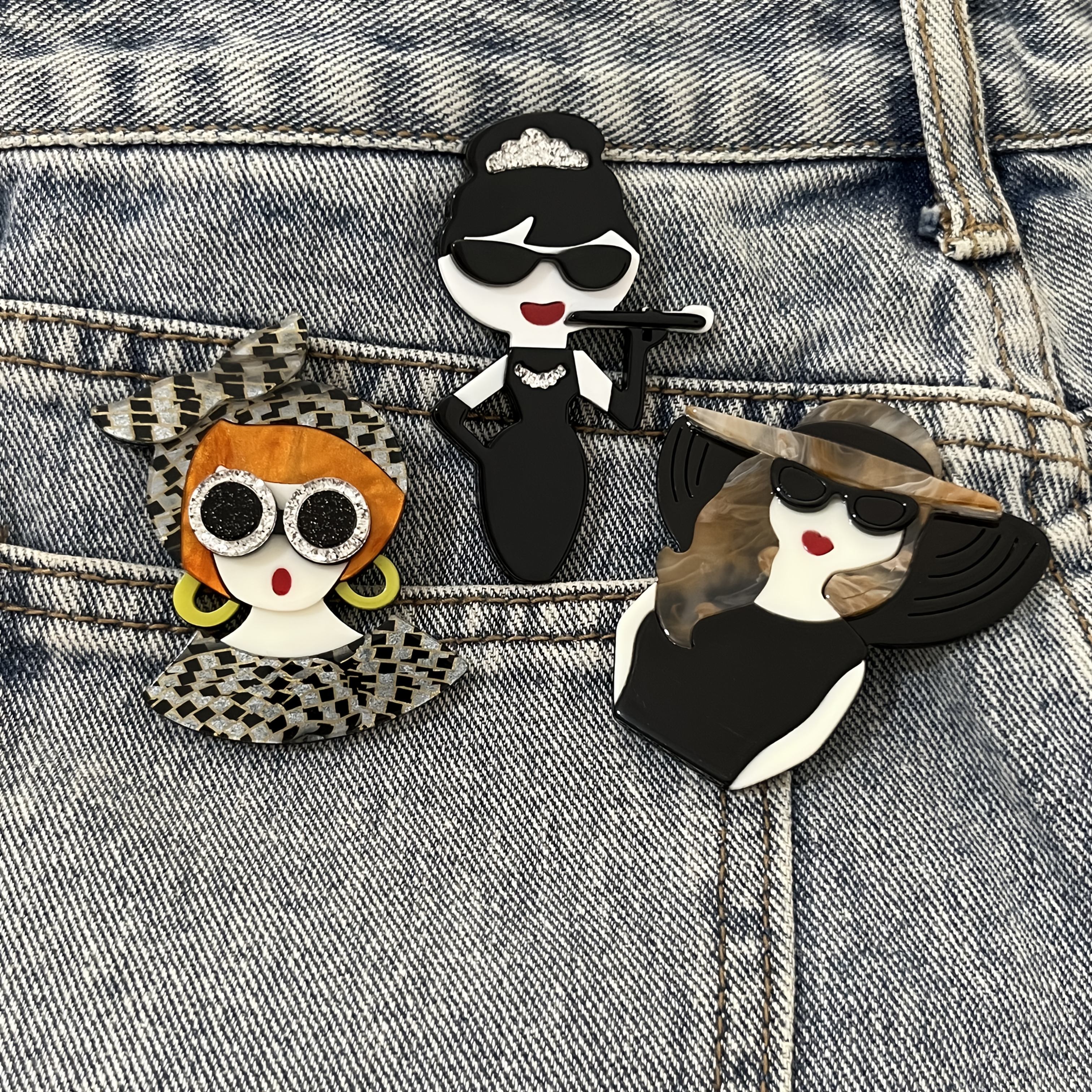 2d Flat 3-pack Fashionable Elegant Vintage Girl Acrylic Brooches (material Pattern Position Is Random)