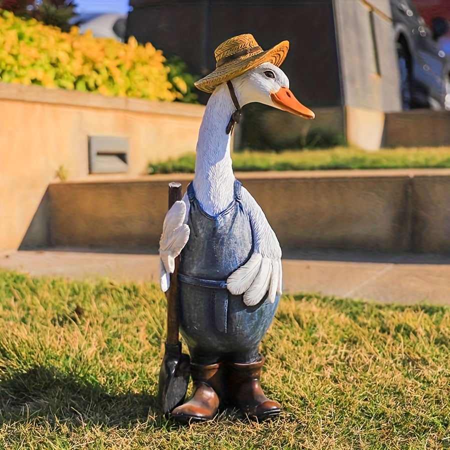 

1pc Resin Duck Statues, Farmhouse Animal Figurines, Garden Decor, Country Style Ceramic Duck Sculptures With Hat & Basket, Outdoor Patio Balcony Art