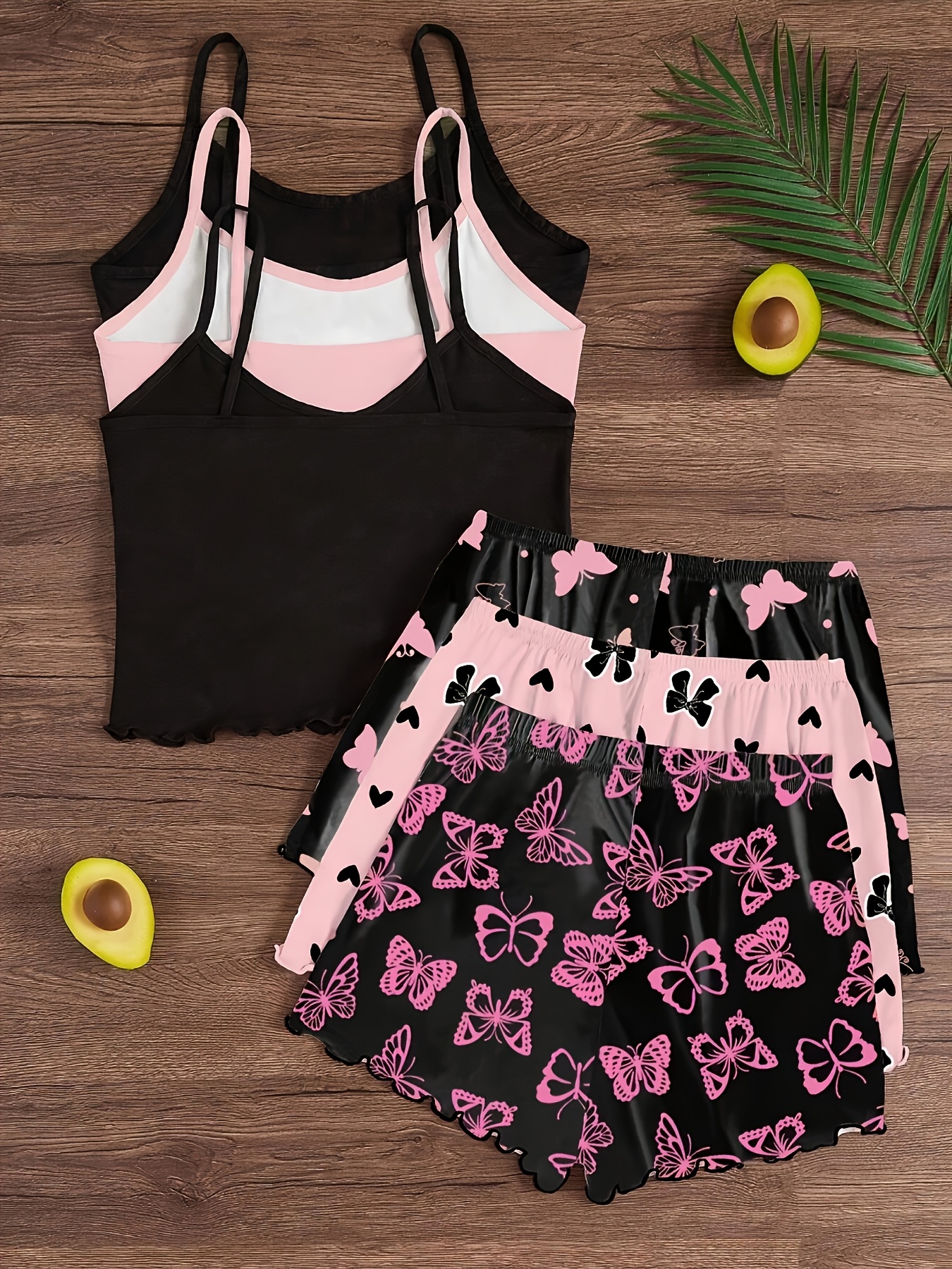 3-teiliges pyjama-set mit cartoon-aufdruck, bestehend aus trägeroberteil shorts, mit gemütlichen eleganten details