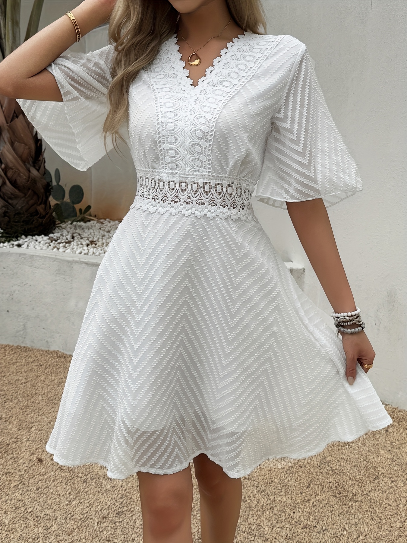 Women's Elegant V-Neck Lace Splicing Graduation Dress - Textured Laser  Cutout Short Sleeve, A-Line Flared Skirt, Breathable Solid Color for  Spring/Summer Graduation & Casual/Formal Occasions, Dresses ...