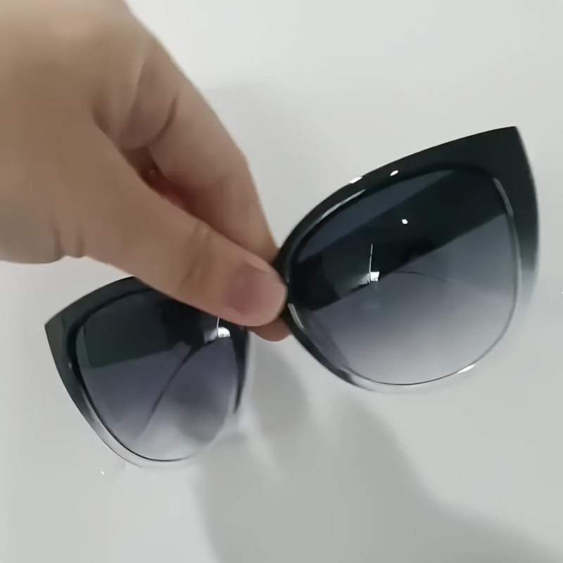 Cat-Eye Fashion Glasses - Classic Cat-Eye Frames, Bohemian Style Eyewear for Women, Perfect for Everyday Outfits And Music