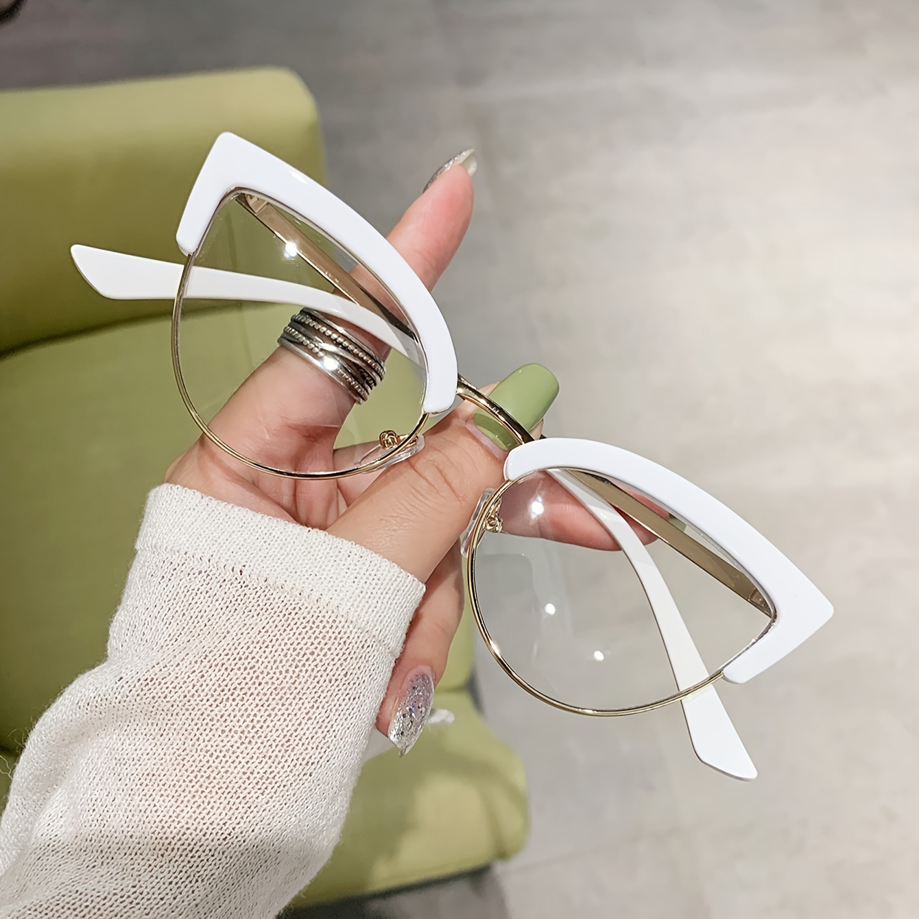 

Women' Cat Eye Eyeglasses - Sexy Metal Frame, Eyebrow Rim, Pc Lens, No Accessories - Classic Clear Glasses