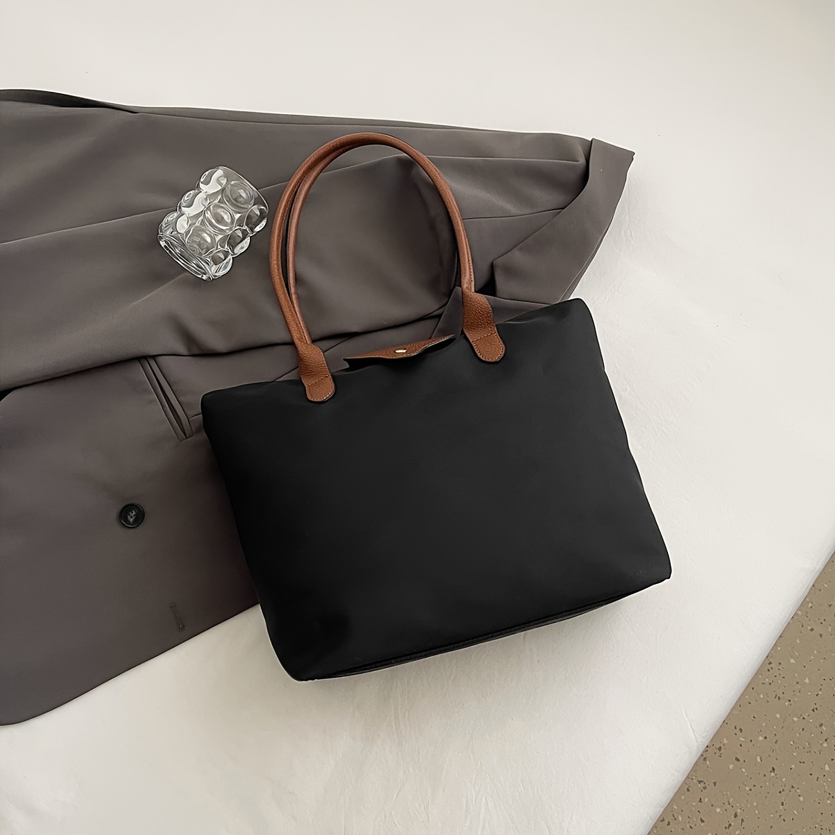 Women's Large Capacity Tote Bag with Magnetic Closure
