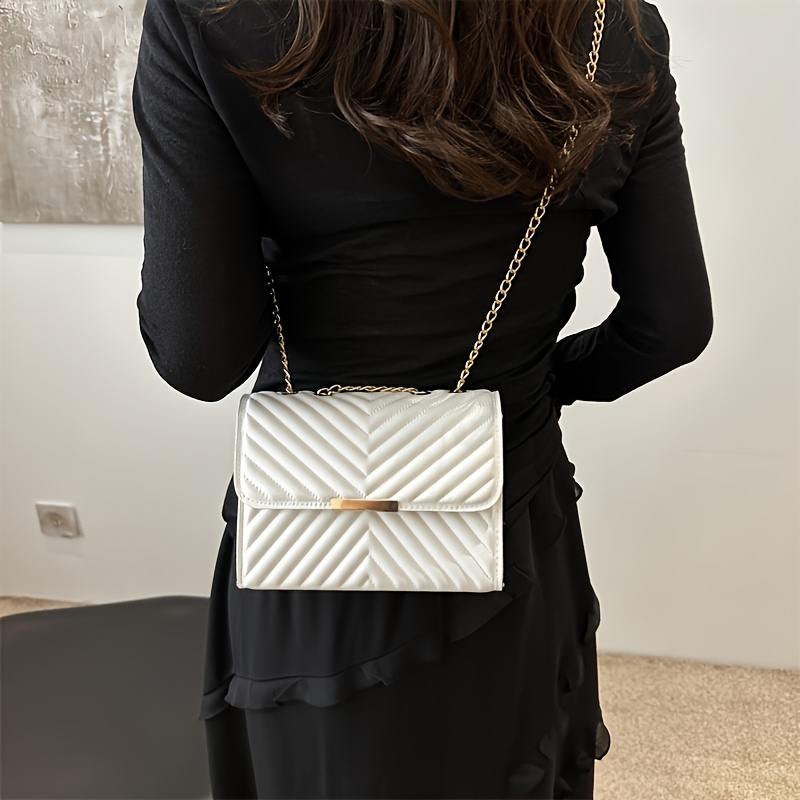 Sac Bandoulière Femme – Mini Carré Élégant Chaîne Dorée Nouveau Sac Mini Carré Élégant et Minimaliste pour Femmes - Sac Bandoulière/Épaule à Chaîne Ajustable Décontracté, Disponible en 5 Couleurs