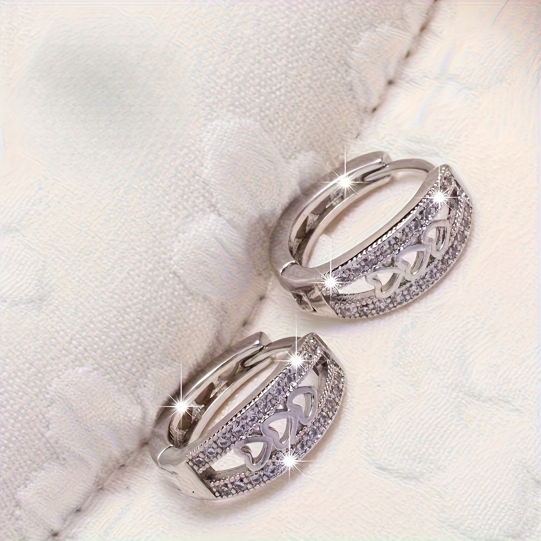 Image of A Pair Of Hollow-out Heart-shaped Hoop Earrings For Women, With A , Hypoallergenic, And Bohemian Style