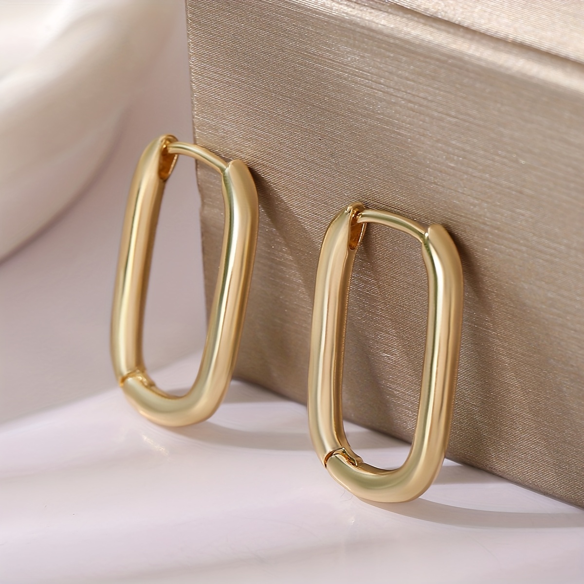 Image of 1 Pair Of Elegant And Minimalist U-shaped Hoop Earrings, Chic Retro Geometric Square Earrings, Suitable For Women' Gifts And Vacation Wear