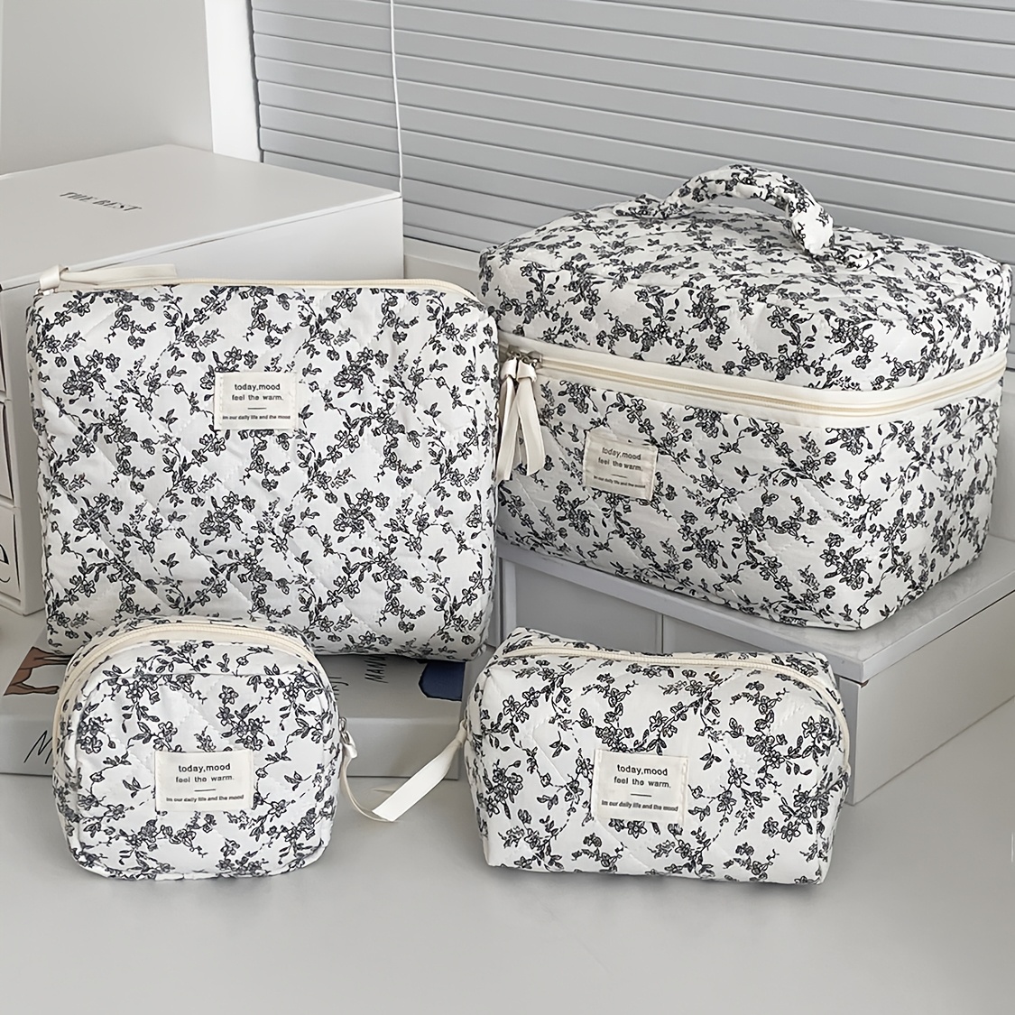 

4pcs Floral Cosmetic Bag Set, Black & White Polyester Toiletry Organizer, Lightweight Zipper Pouches With Polyester Lining, Hand Washable, & Valentine's Day Gift, Zip Pocket Travel Storage For Women