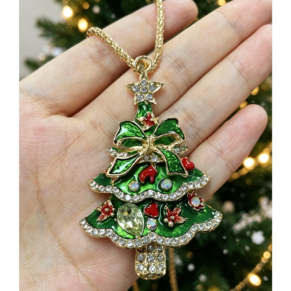 TEMU Collier pendentif vintage de sapin de Noël en émail avec nœud, de houx et incrustées de synthétique, parfait pour être associé à des manteaux
