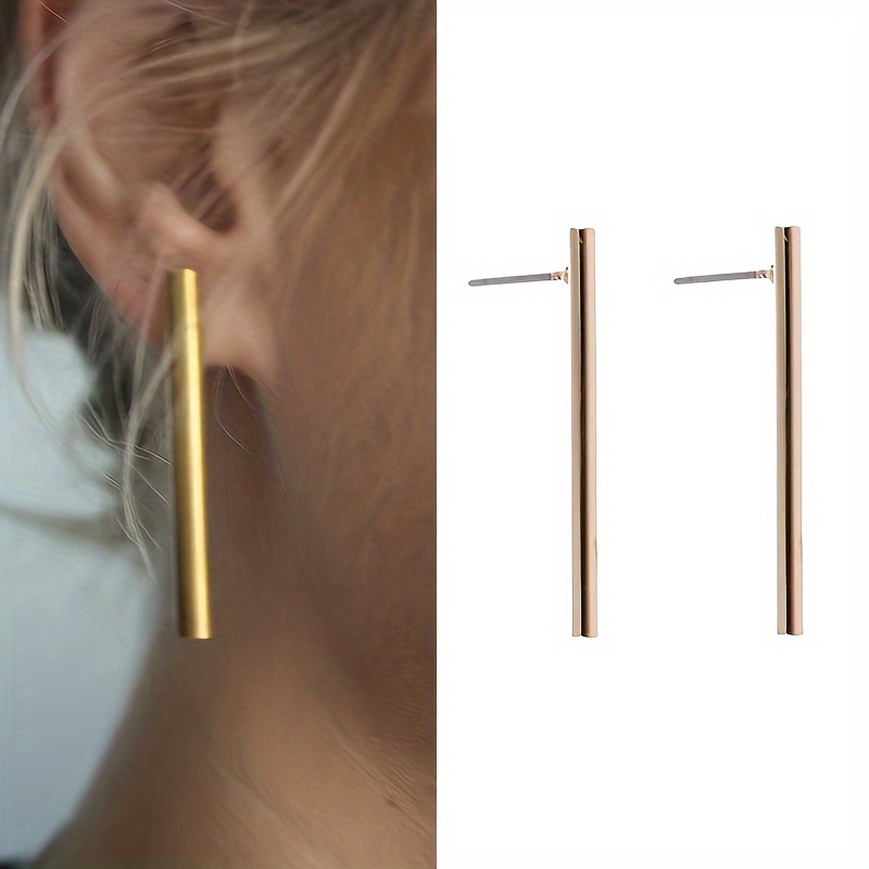 

A Pair Of European And American Hot Sale Fashionable And Versatile Geometric Cylindrical Earrings And Ear Drops For Ladies.