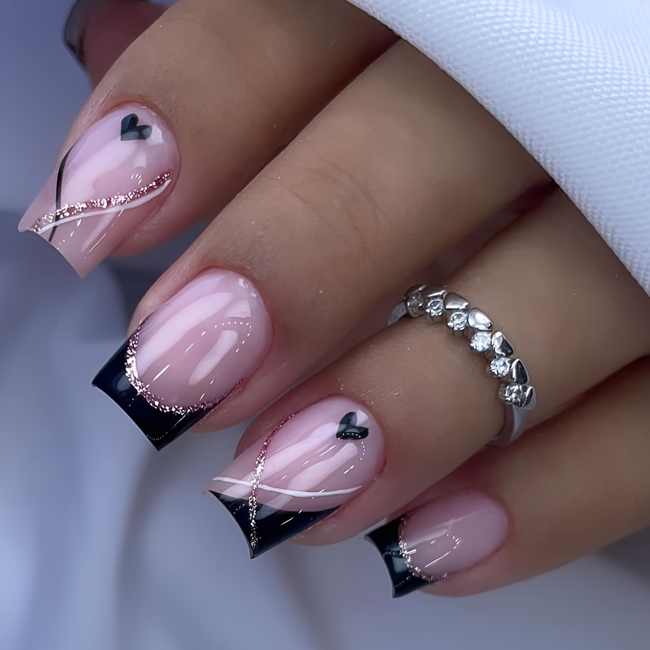24 Stück Künstliche Nägel Mit French Tip – Schwarzer Rand, Herz-Glitzer, Zum Aufkleben, In 12 Größen, Inkl. Zubehör