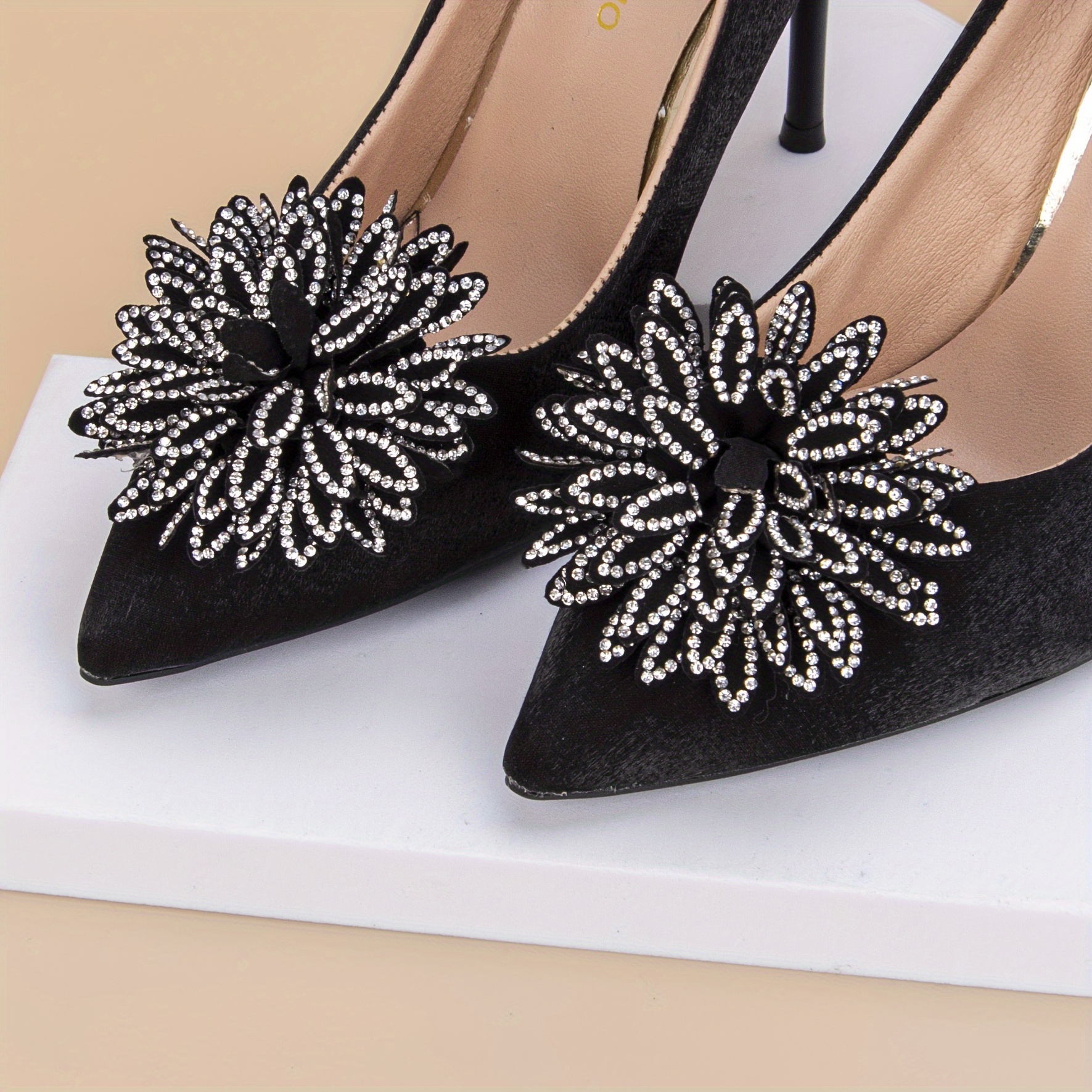 

2pcs Elegant Red Floral Bowknot Shoe Clips With Sparkling Rhinestones, Detachable For Wedding & Party High Heels