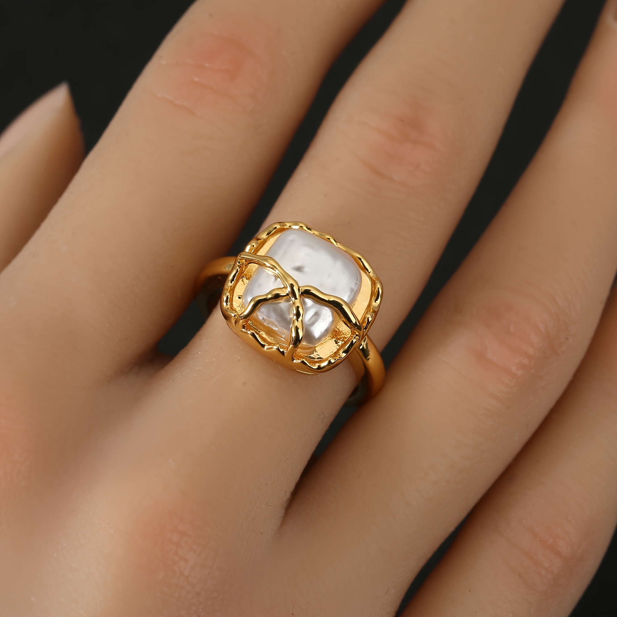 Vintage Pattern Three-Stone Dark Night Protection Ring