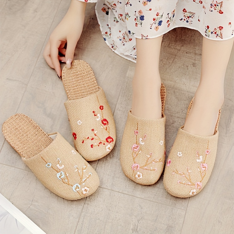 

Women's Floral Embroidered Linen Slippers, Closed Toe Breathable Slip On Flat Shoes, Lightweight Indoor Slippers