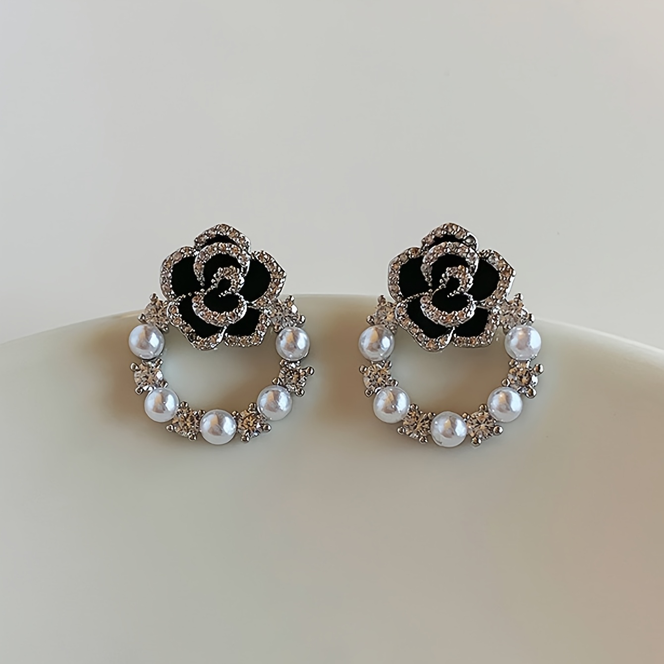 TEMU 1 Pair Of Vintage Elegant Light Luxury Stud Earrings With Cubic Synthetic Zirconia And Inlays, Exquisite And High-end, Suitable For Women'