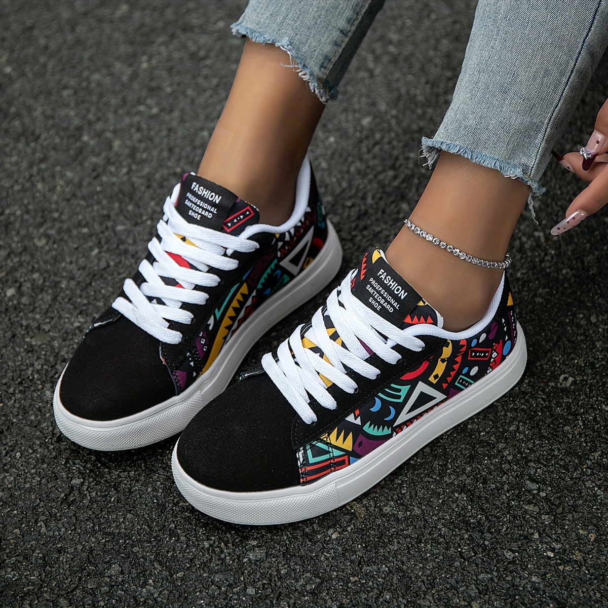 Image of Women's Casual Sneakers With Random Geometric Pattern Print, Versatile And , Lightweight For Outdoor Sports, Hiking, Daily Wear, And Couple's Shoes