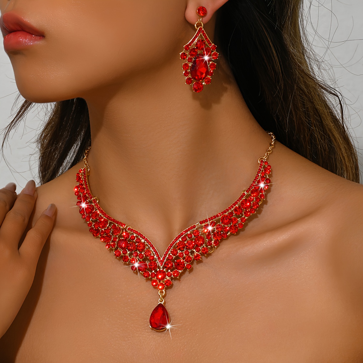 E-shop Elegantes High-End europäisches und amerikanisches Ohrsteckset und Halsketten-Set für Brautpaare, für Hochzeiten und formelle Anlässe, mit