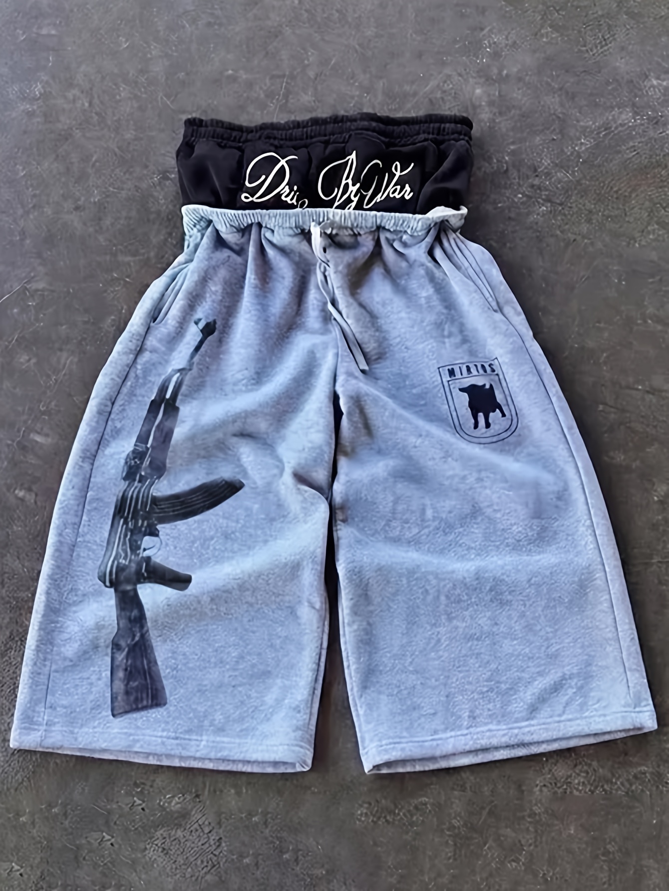 Pantaloni scurți unisex de vară Y2K pentru cupluri, în stil streetwear high- cu un design de model imprimat de nișă, aspect 2-în-1 cu design de pantaloni scurți și picior de pantalon