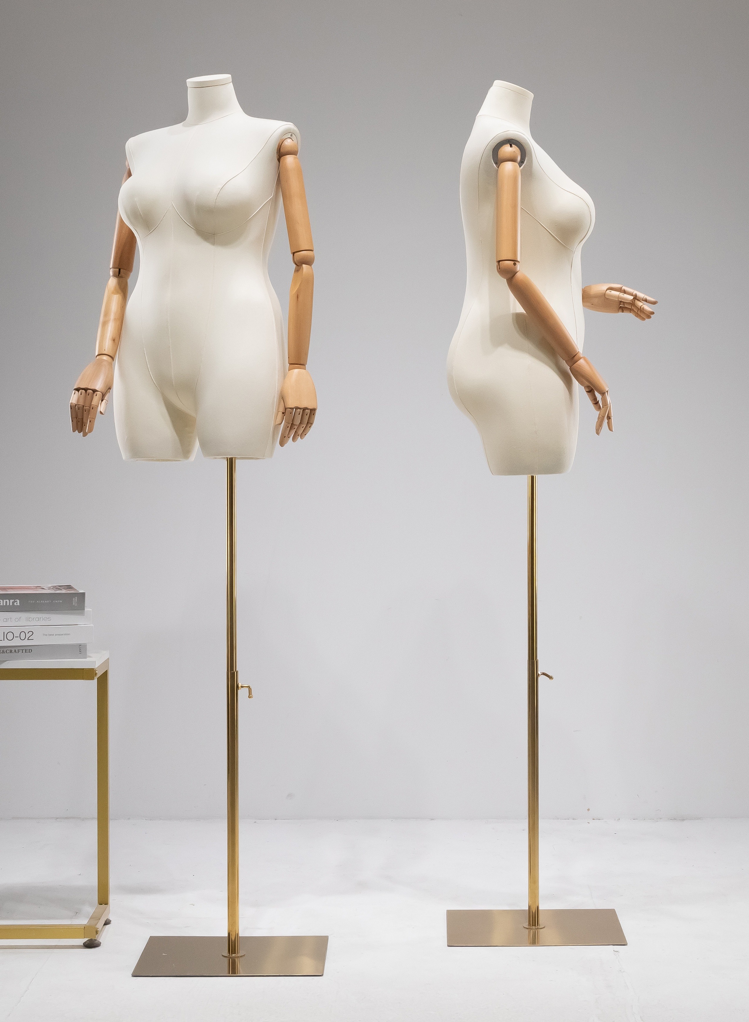 1 size female mannequin displaying clothing in stores - Temu, image size:800x1091
