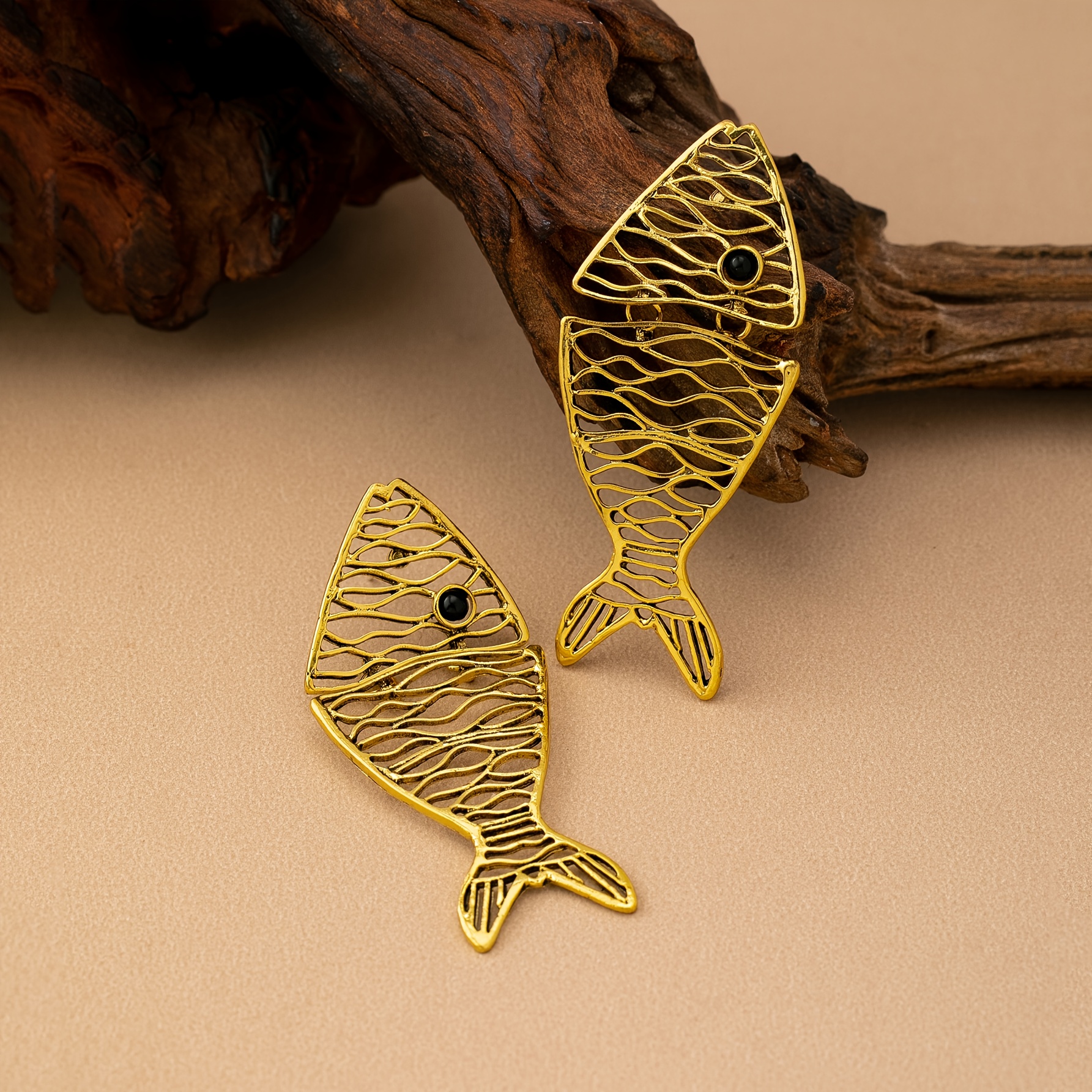 Minimalist Hollow-Out Linked Fish-Shaped Stud Earrings