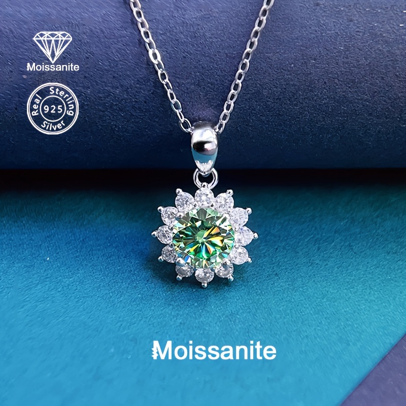 

Collier Pendentif en Moissanite de 1 Carat Élégant en Argent Sterling 925 - pour les Anniversaires, la Saint-Valentin, l'Appréciation des Enseignants, Noël, Halloween, le An, Tous & Spéciales