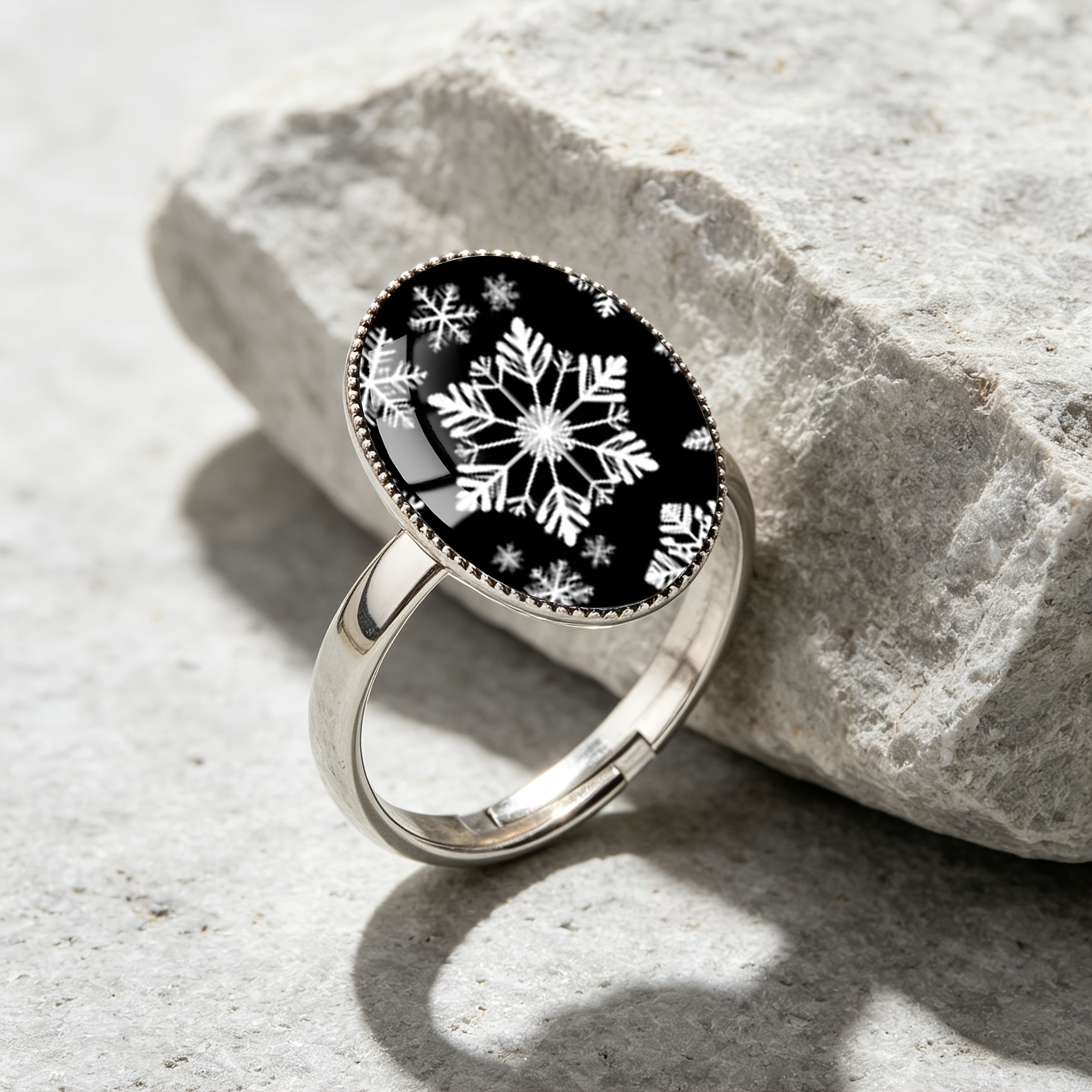 Elegant Snowflake Pattern Open Ring for Men and Women