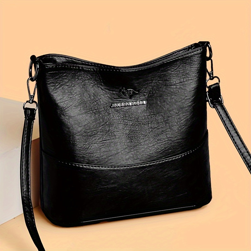 

- Women's Crossbody Bag , Zip - In /red/