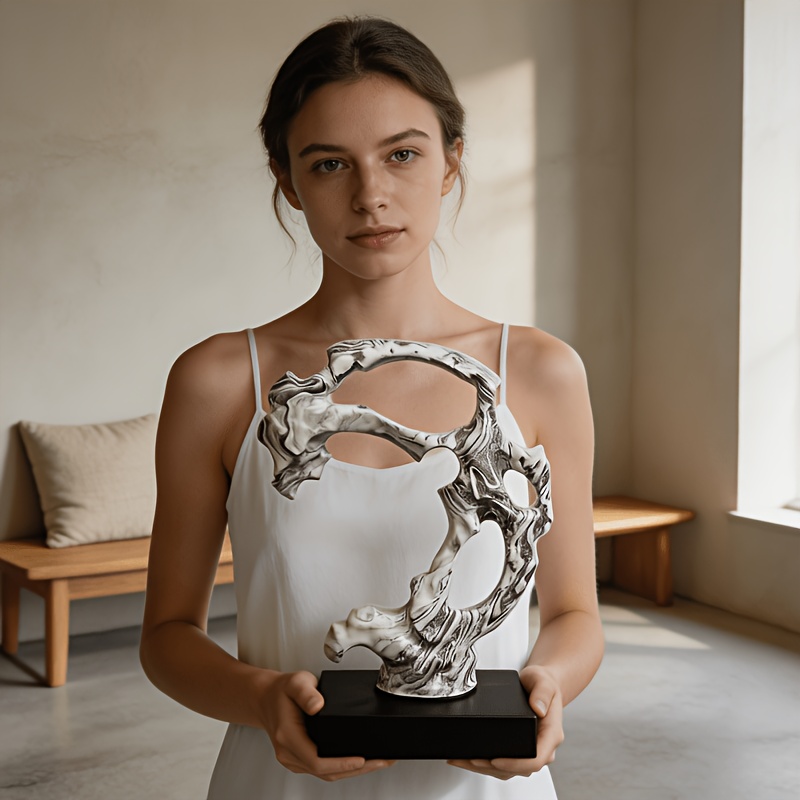 Handmade European Luxury Art Twisted Sculpture Collectible Figurines for Home Living Room Hotel Restaurant Cafe Decor And Gift