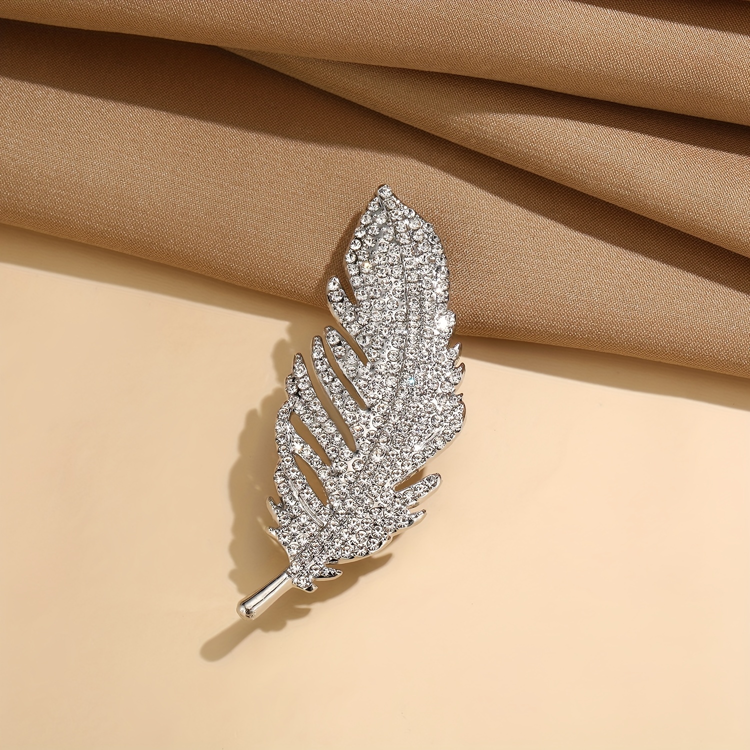 TEMU 1 broche de pluma con un de lujo, elegante y , accesorio de pin para traje de