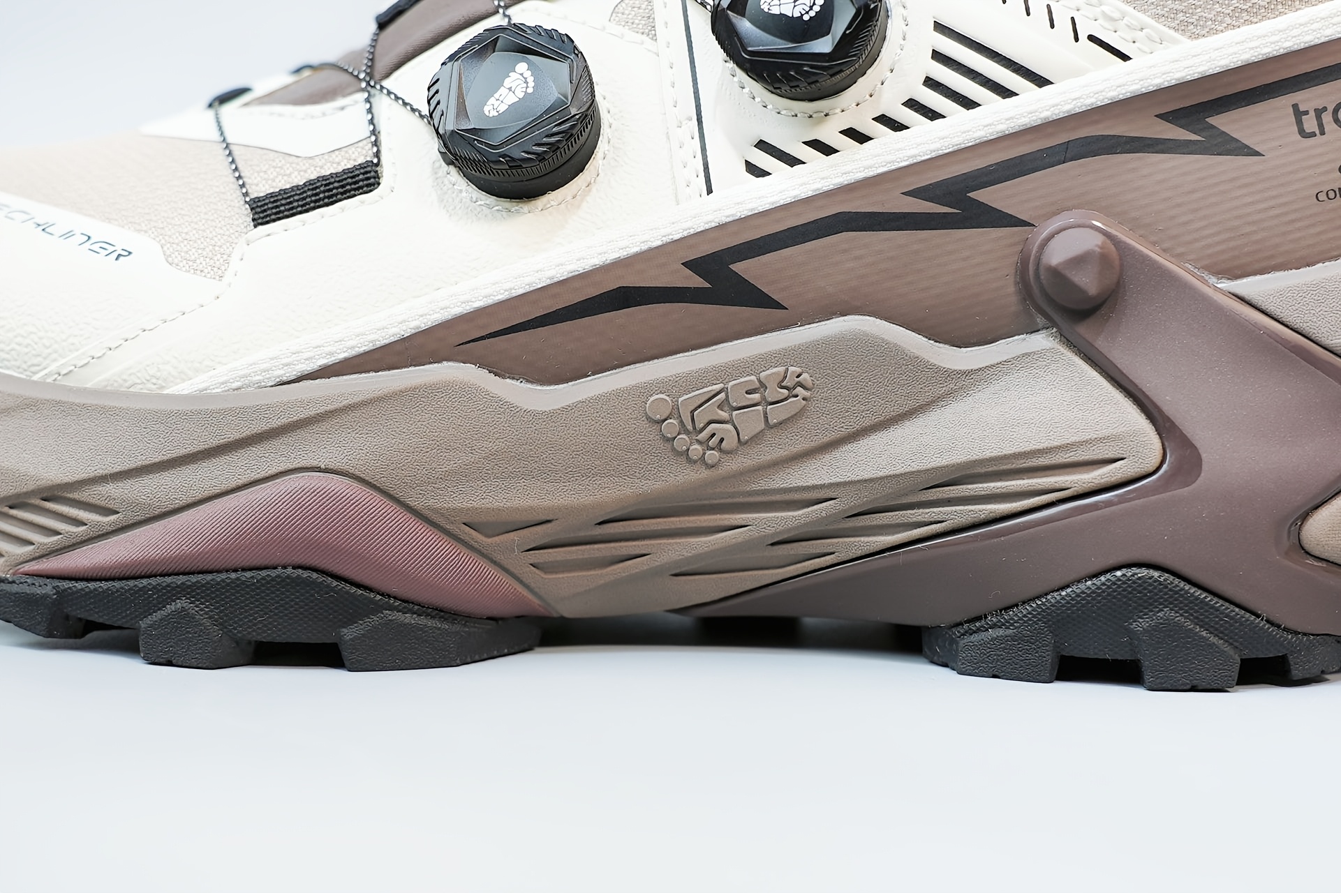 [Sneakers] Men'S Outdoor Shoes Boots Anti-Slip Shock Absorption Mid-High Cut Casual Shoes Comfortable Trail Running Shoes Fashion Sports Running Shoes Men Shoes