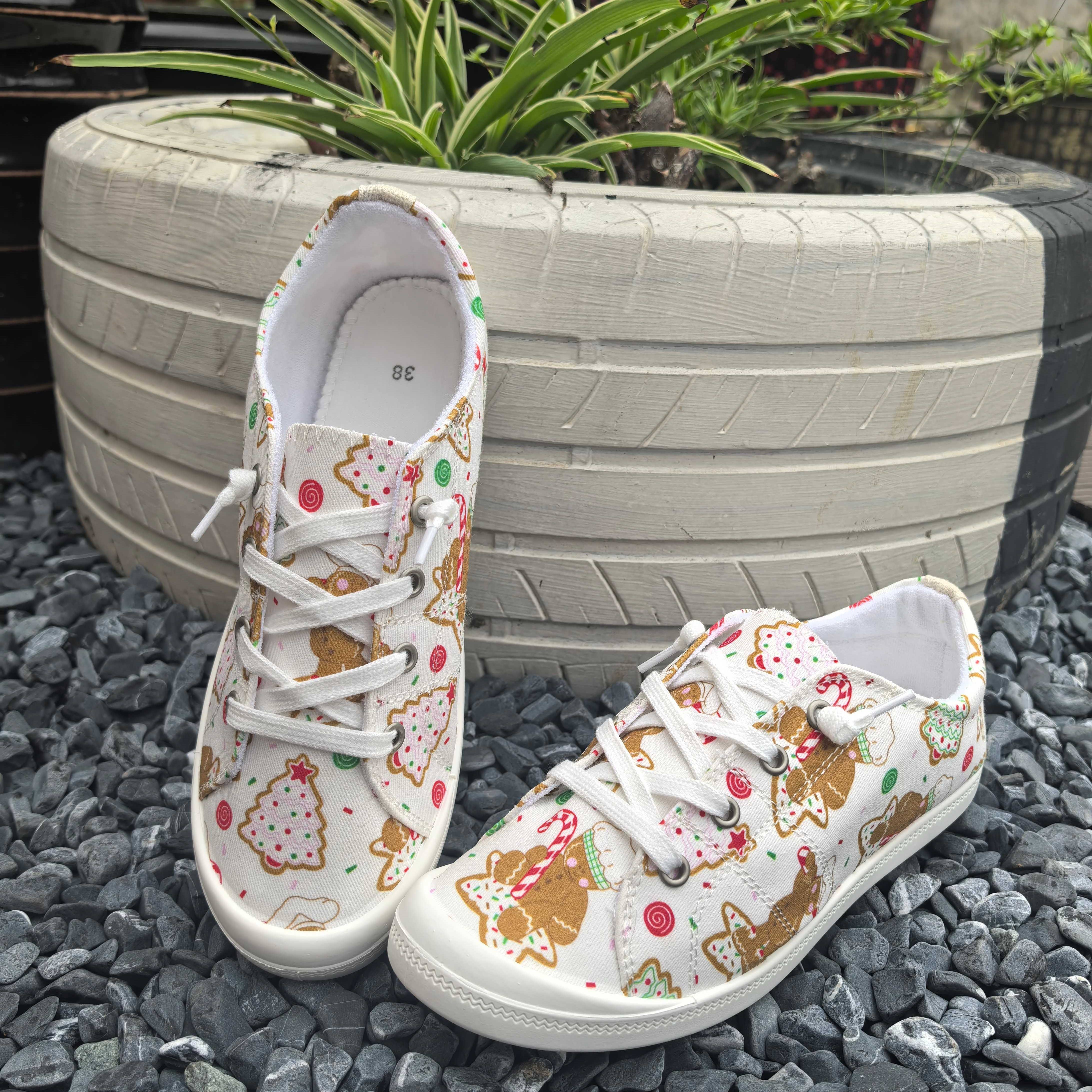 

Festive Gingerbread Man And Christmas Tree Canvas Sneakers - Women's Casual Lace-up Shoes With Soft Pu Sole And Fabric Upper