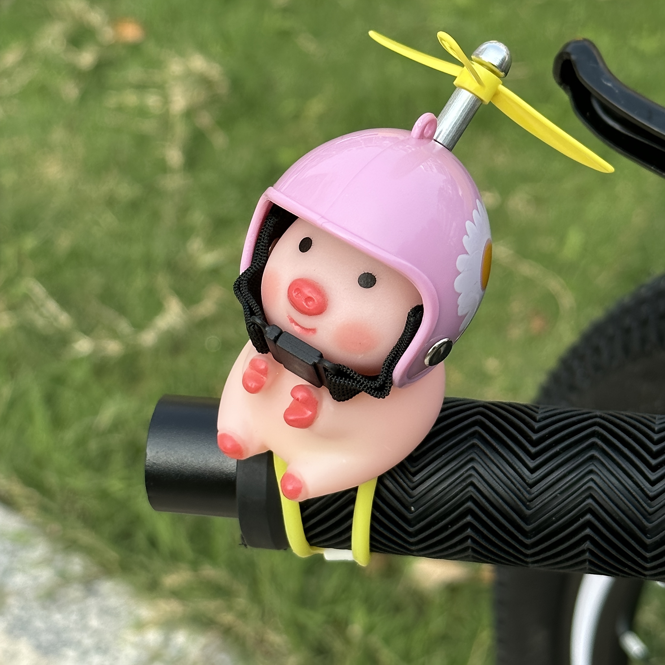 Image of 1pc Pvc Pig Helmet Handlebar Accessory For Street Motorcycles - Cute Motorcycle And Bicycle Decoration, Creative Gift For Pig Lovers, Stylish Helmet Pig Figurine