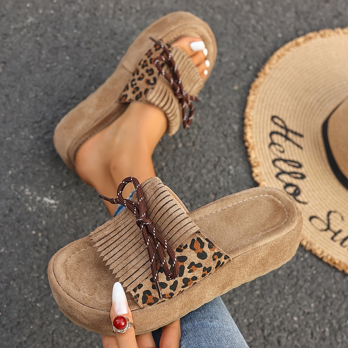 E-shop Damen-Slipper im böhmischen Stil mit europäischem amerikanischem , angesagtem Leopardenmuster Plateausohle zum Hineinschlüpfen, mit Quasten im